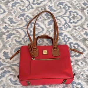 ☀️☀️☀️Dooney and Bourke Morgan Geranium Leather Purse